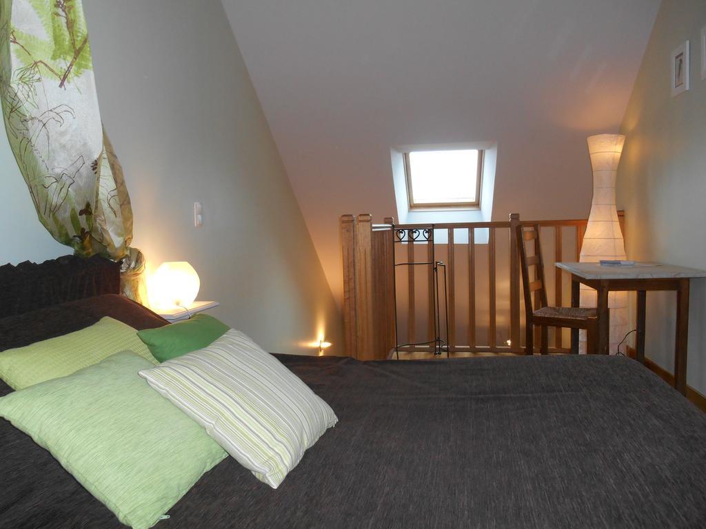 Escampette Hotel Saint-Aubin-en-Charollais Room photo